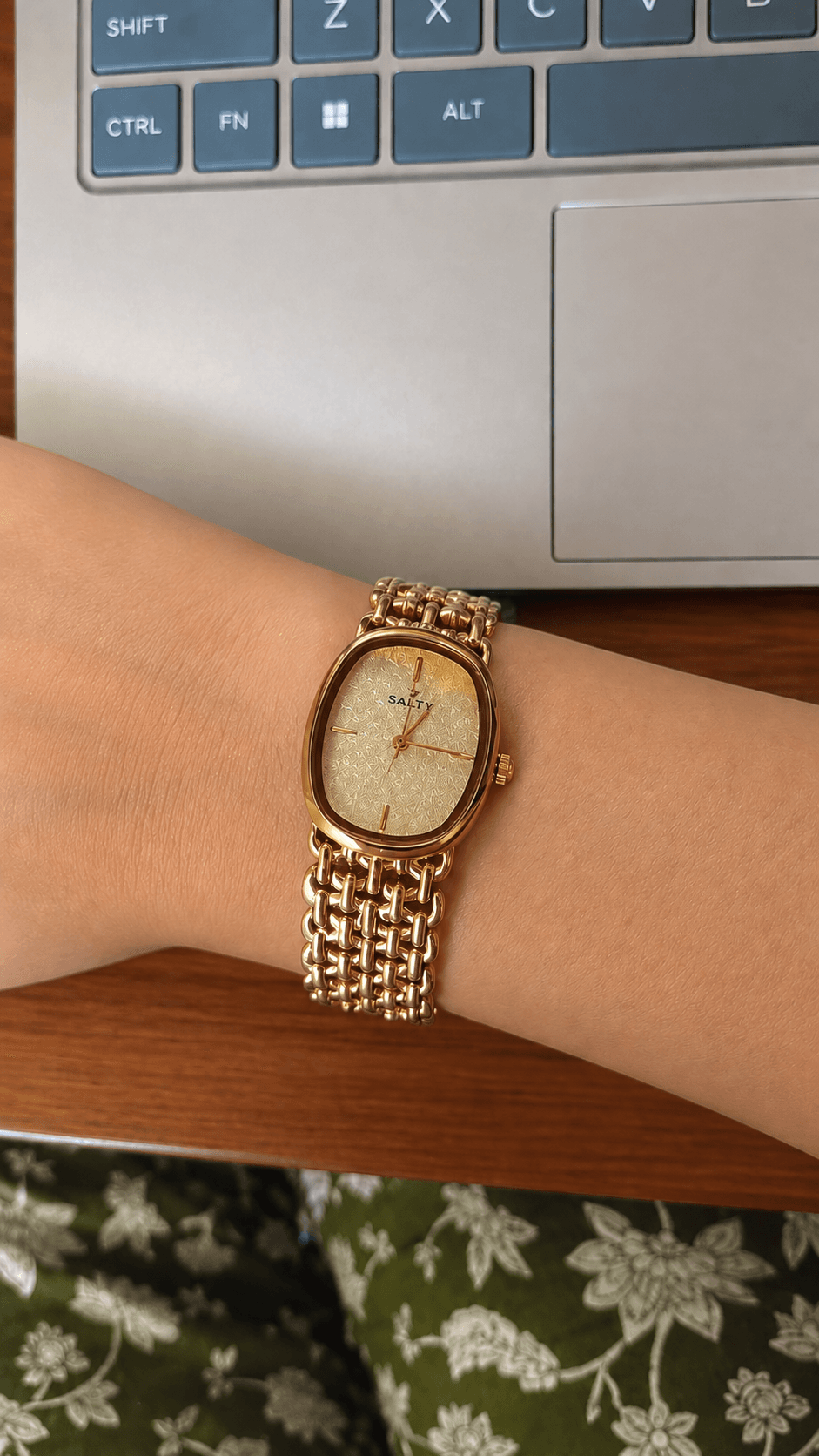 Oval Black Textured Dial Mesh Bracelet Watch for Women & Girls | Stylish Watch | 1 year Warranty | Wrist Watches for Girls | Ideal for gifting | Gift for Diwali, Christmas, Marriage, Birthday