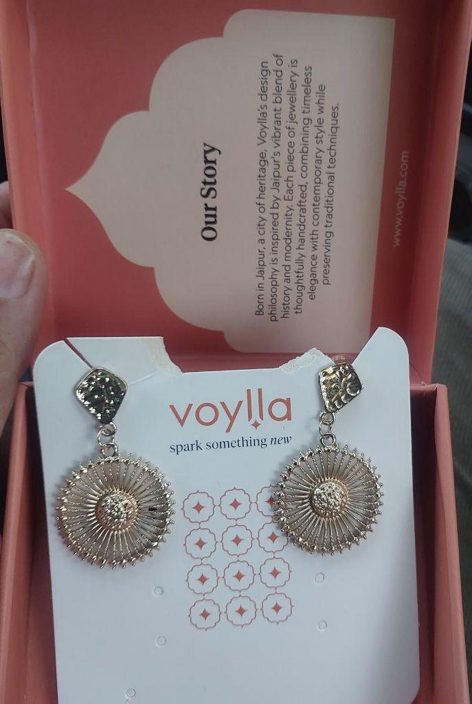 Trendy Elegance Lightly Embellished Contemporary Drop Earrings