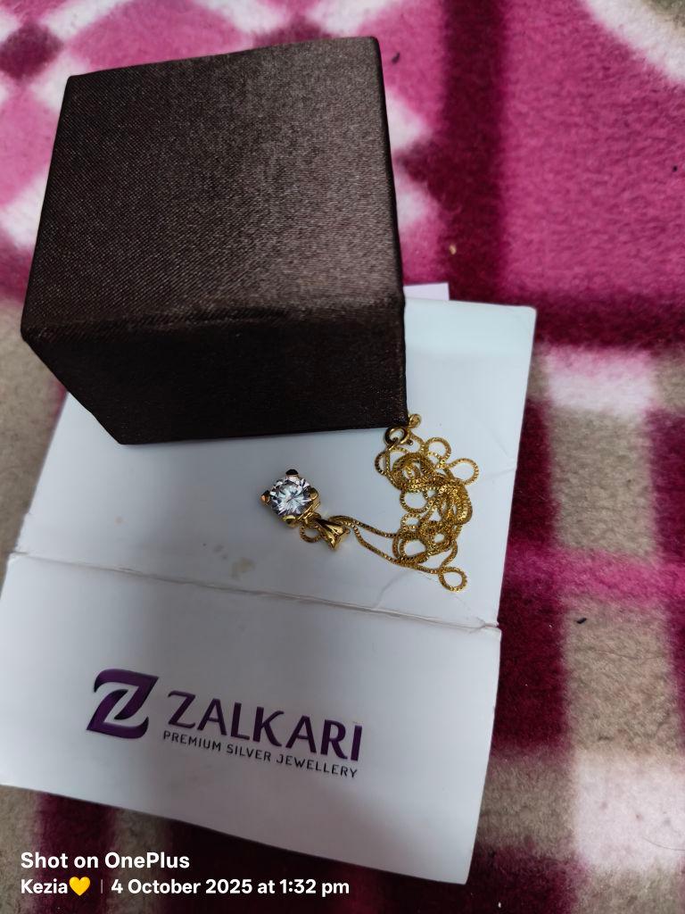 Golden Classy Solitaire Pendant