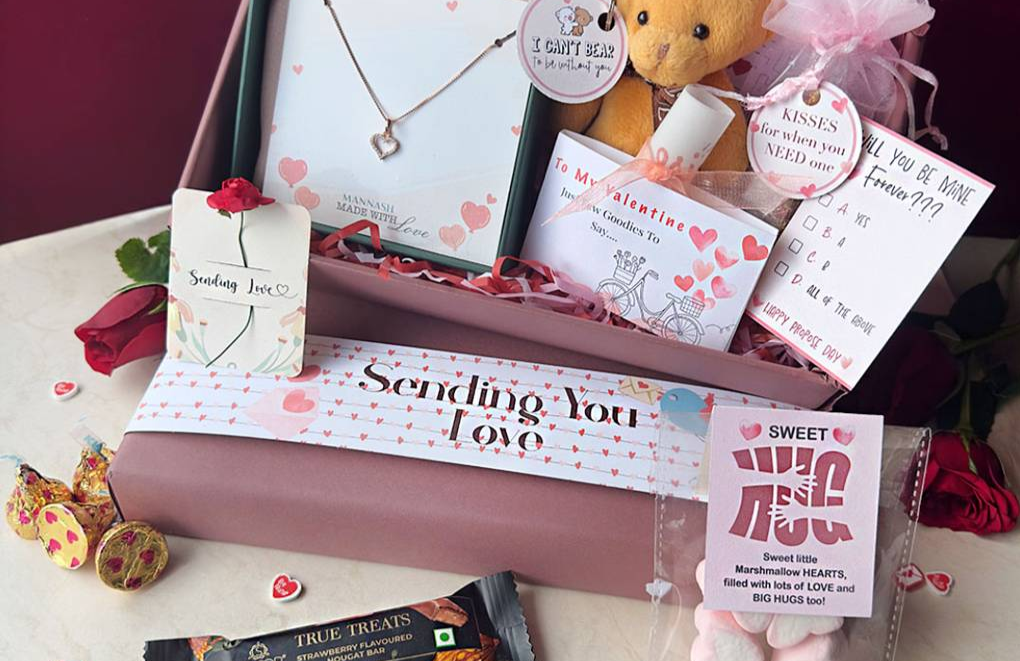 Complete gift box set with jewelry teddy and celebration items