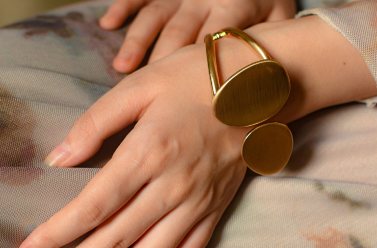 RaasRani Modern Sculptural Cuff