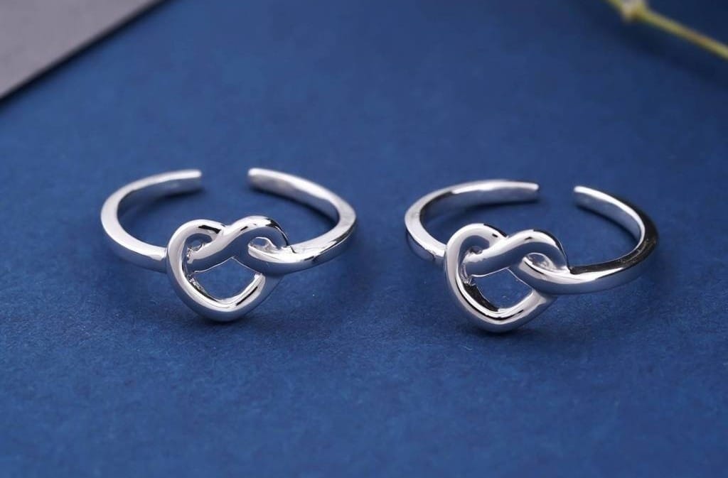 Silver Love Knot Toe Ring For Women From Eternz.